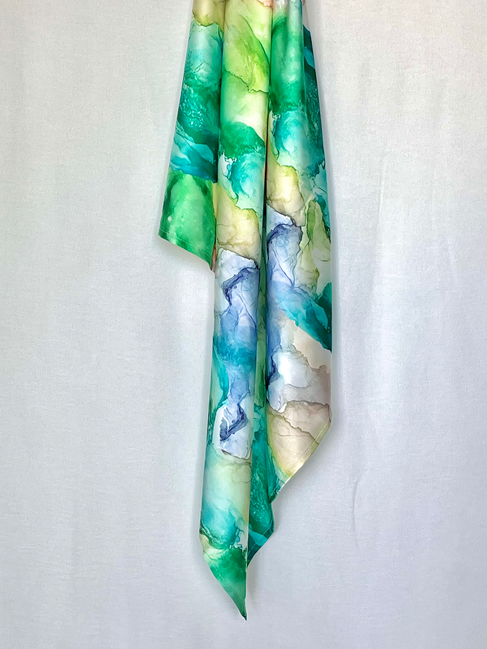 Foulard satin vert motif - JESSIE