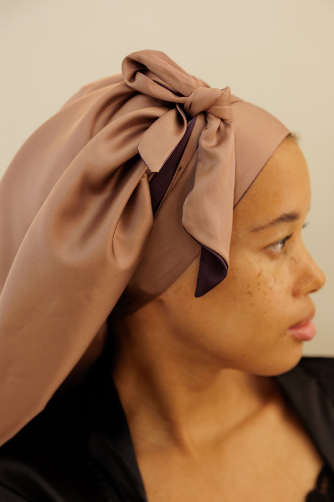 Bonnet de nuit en satin AVEC BANDE AJUSTABLE violet - ALZEL