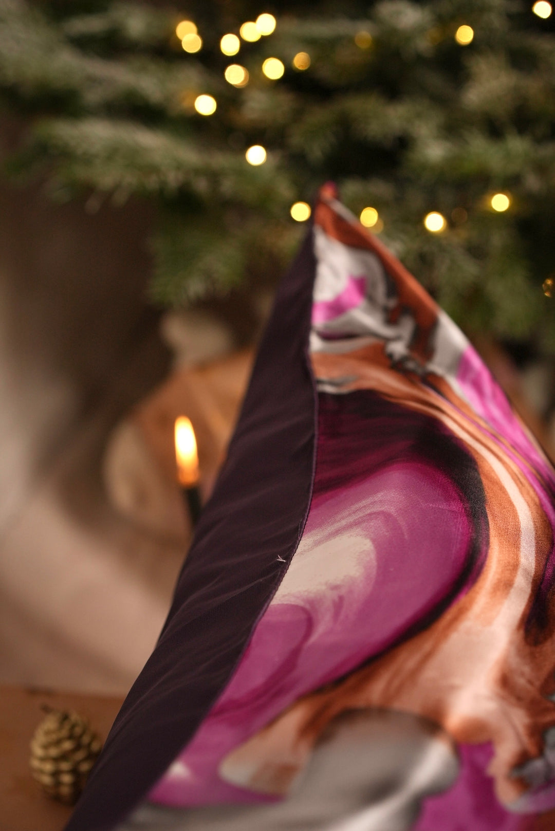 Taie d'oreiller en satin SOFT SWIRL fushia motif