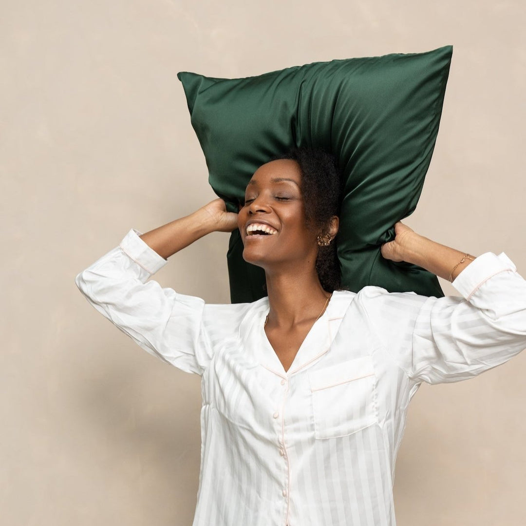 Taie d'oreiller en satin CRISTINA vert foncé