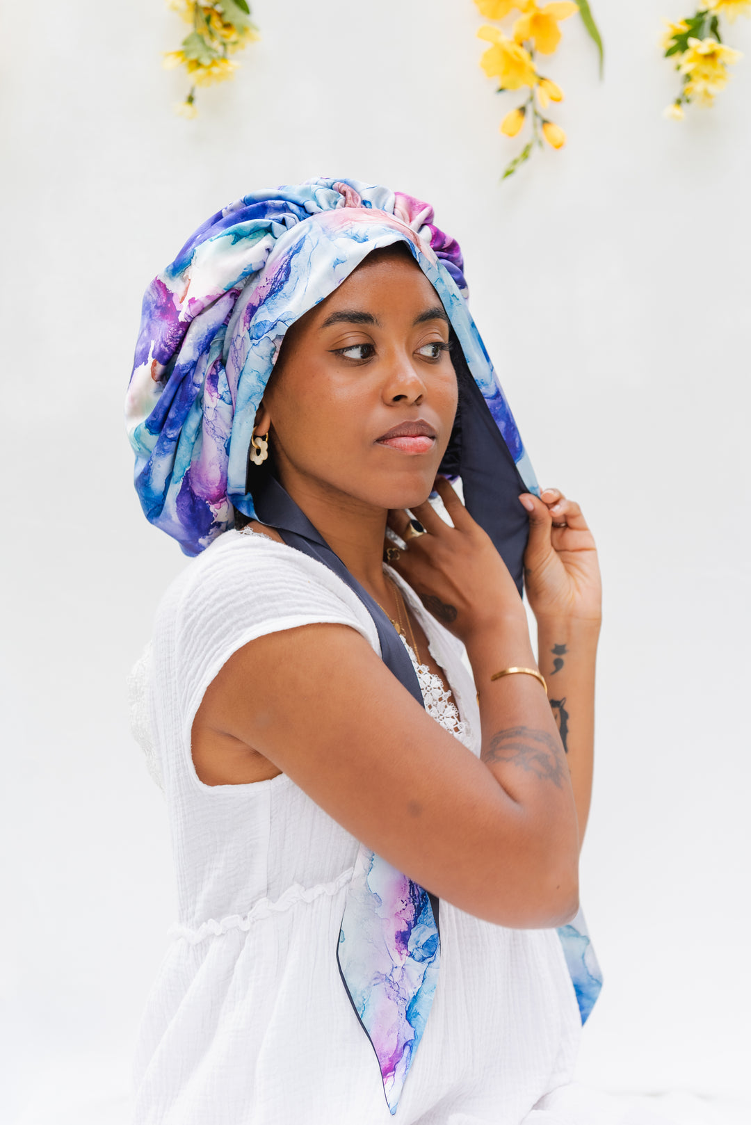 BONNET DE NUIT EN SATIN avec bande ajustable bleuet - ÉLYSORE