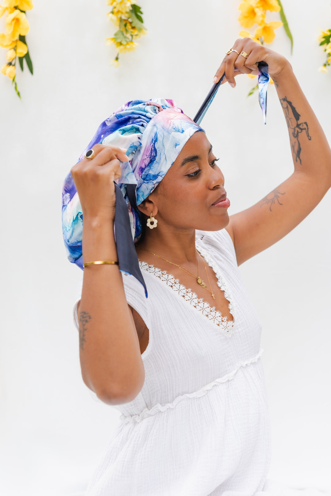 BONNET DE NUIT EN SATIN avec bande ajustable bleuet - ÉLYSORE