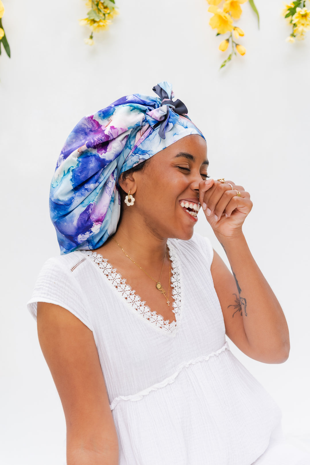 BONNET DE NUIT EN SATIN avec bande ajustable bleuet - ÉLYSORE