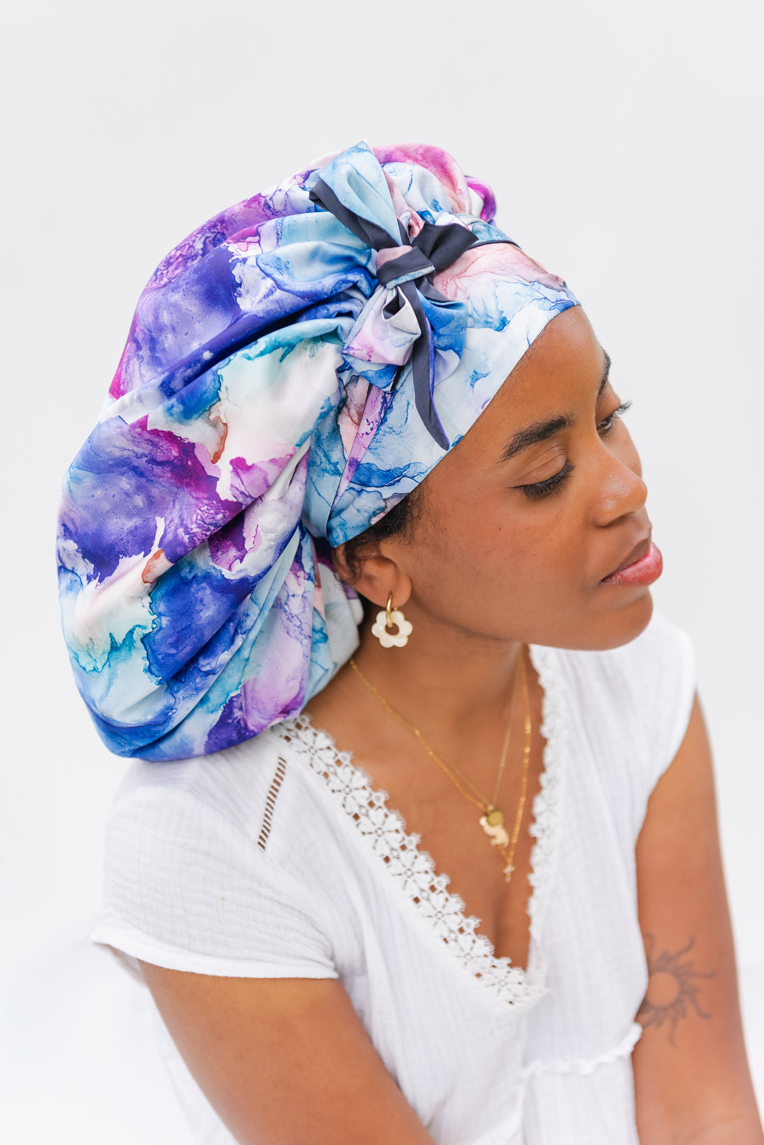 BONNET DE NUIT EN SATIN avec bande ajustable bleuet - ÉLYSORE