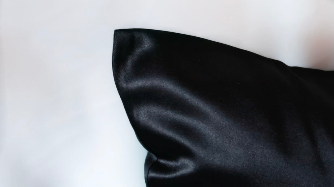Taie d'oreiller en satin noir MARIA